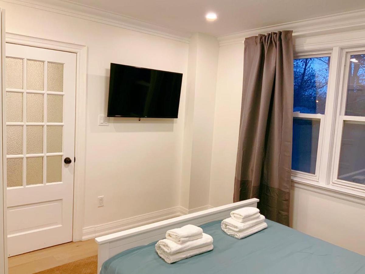 The Leaside Garden Guesthouse Toronto Exterior photo