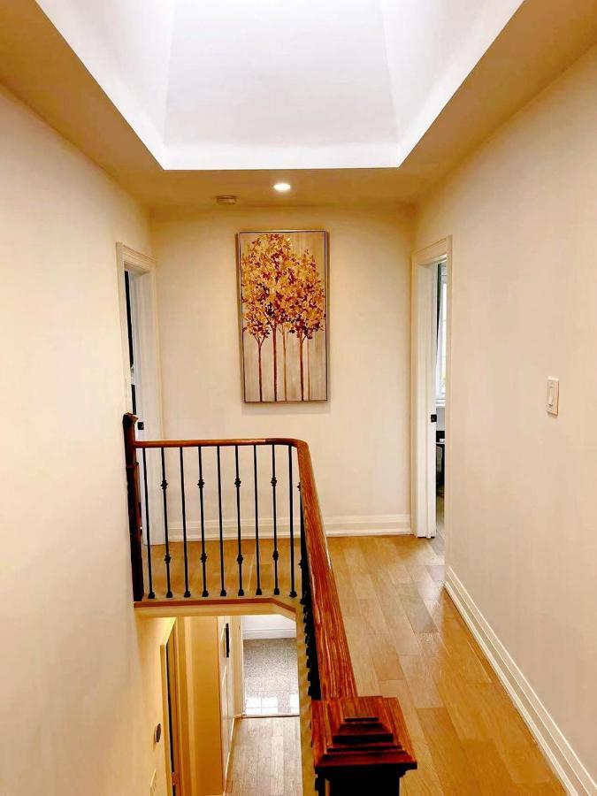 The Leaside Garden Guesthouse Toronto Exterior photo